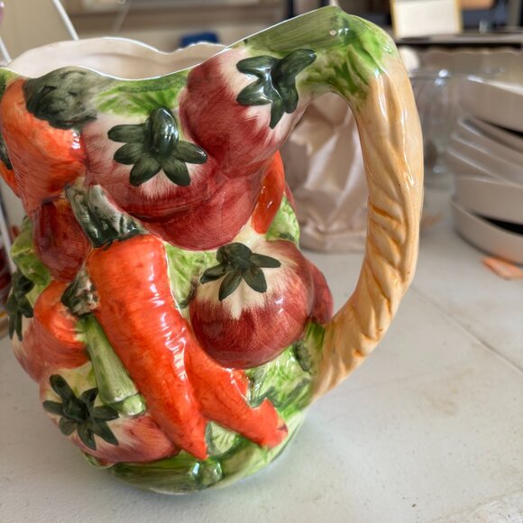 VINTAGE VEGETABLE TEA PICTURE WITH HANDLE DRINK SERVER - Picture 3 of 5